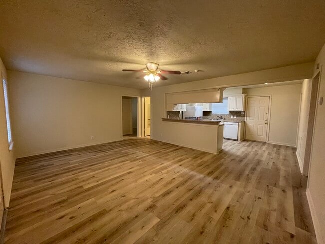 Photo - 14745 Liberty St