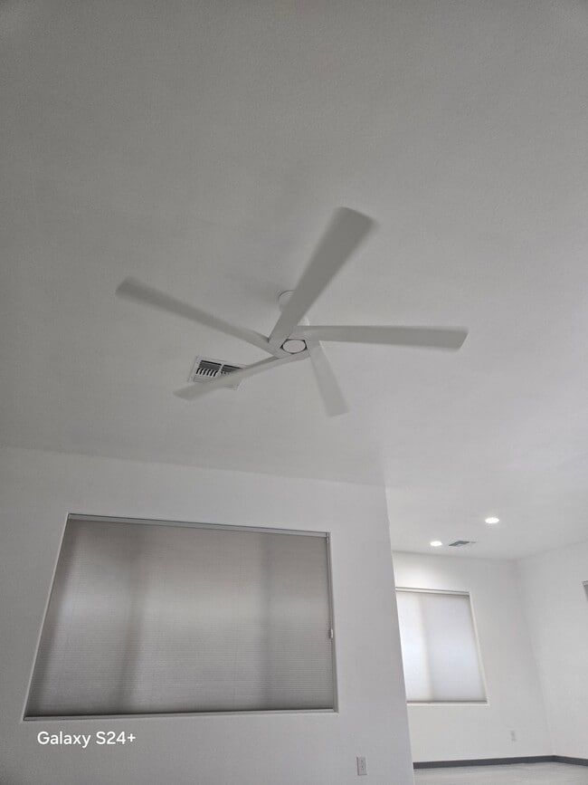 Photo - 1564 W Redwood Ln