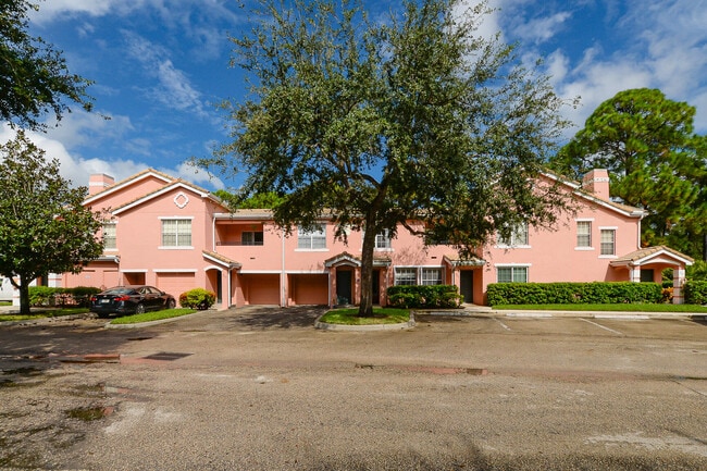 Building Photo - 106 SW Peacock Blvd Unit 4-204