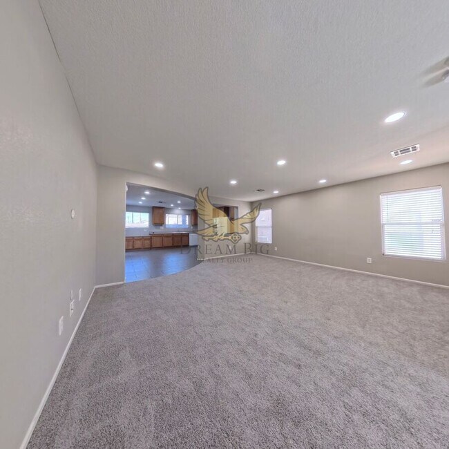 Photo - 548 Haunts Walk Ave