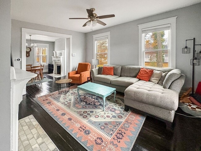 Photo - Spacious 3 Bedroom in Richmond