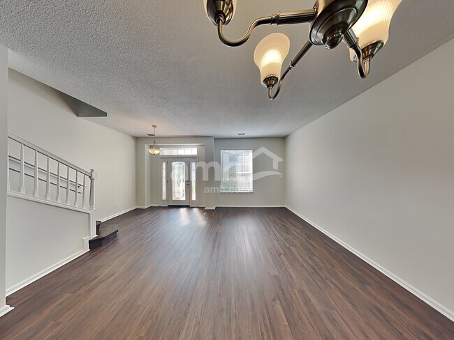 Photo - 901 Autumn Green Ct