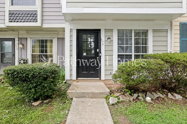Building Photo - 478 Prince of Wales Rental