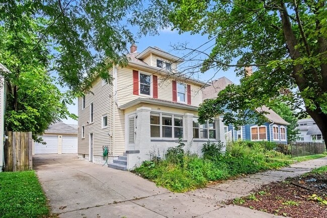 Photo - 715 Curtis St NE