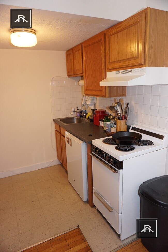 Photo - 901 Beacon St