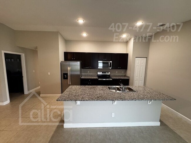 Photo - 3259 Halacka Ave SE