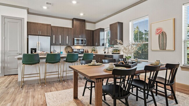 3BD, 3.5BA - 2926SF - Dining Area
