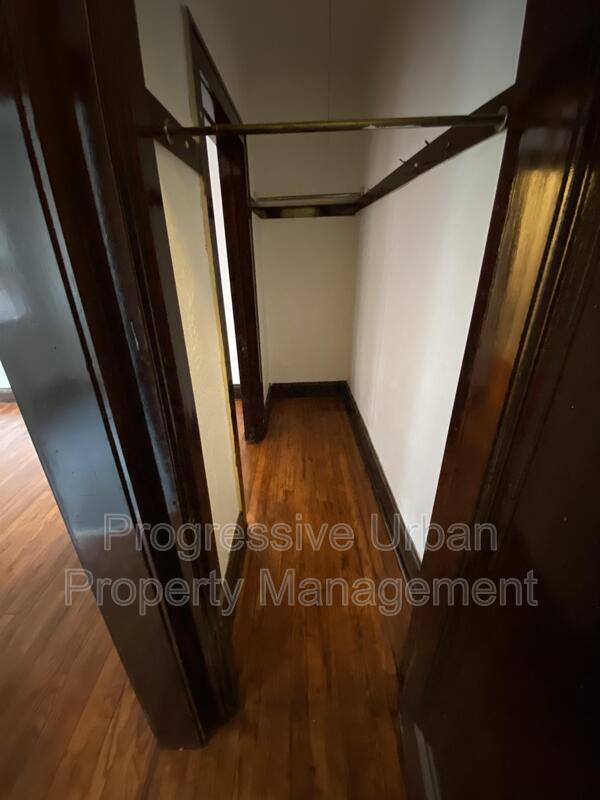 Photo - 1442 W 101st St
