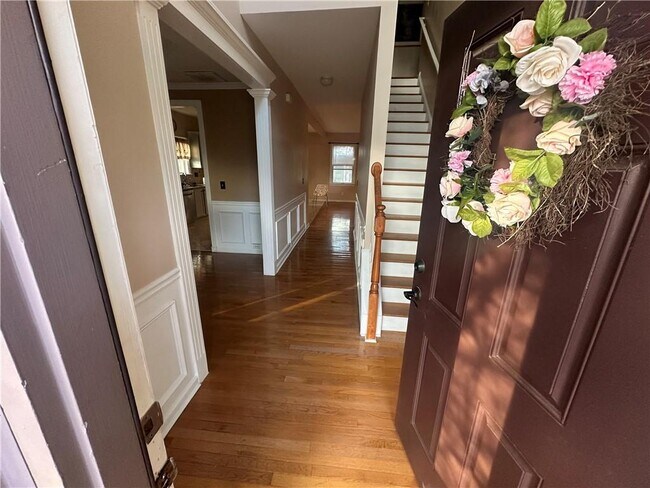 Photo - 61 Longwood Ct