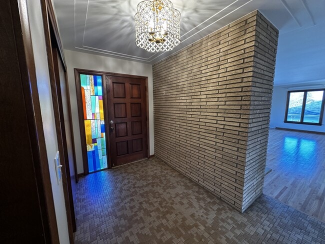 Photo - 5111 Thotland Rd