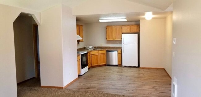 Photo - 3 Bed Home with Covered Patio & Fenced Yard!