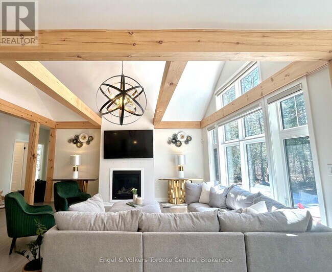 Photo - 1050 Greensview Dr