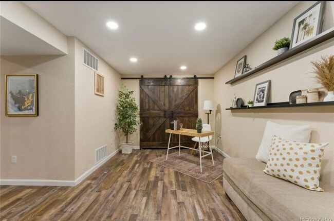 Photo - 5555 E Briarwood Ave