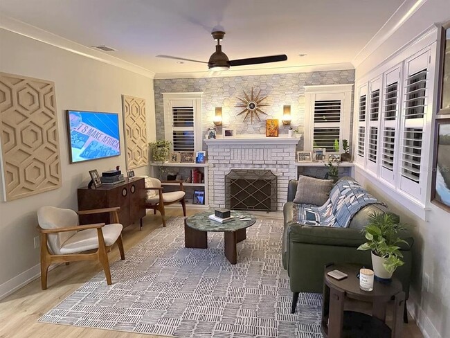 Photo - 2500 Burlington Ave N