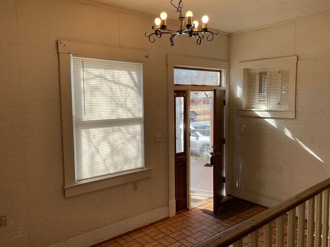 Photo - Roomy 2 bedroom 1 bath home