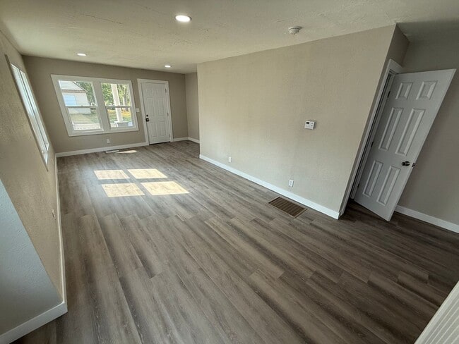 Photo - 1335-1335 W Mt Vernon St Unidad 1335 W Mt. Vernon