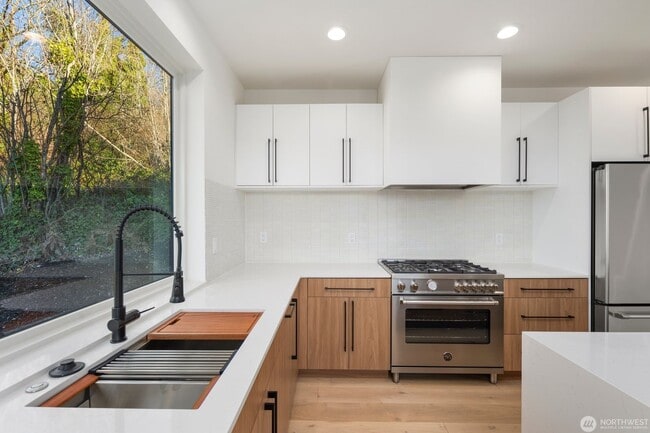 Photo - 5246 23rd Ave SW