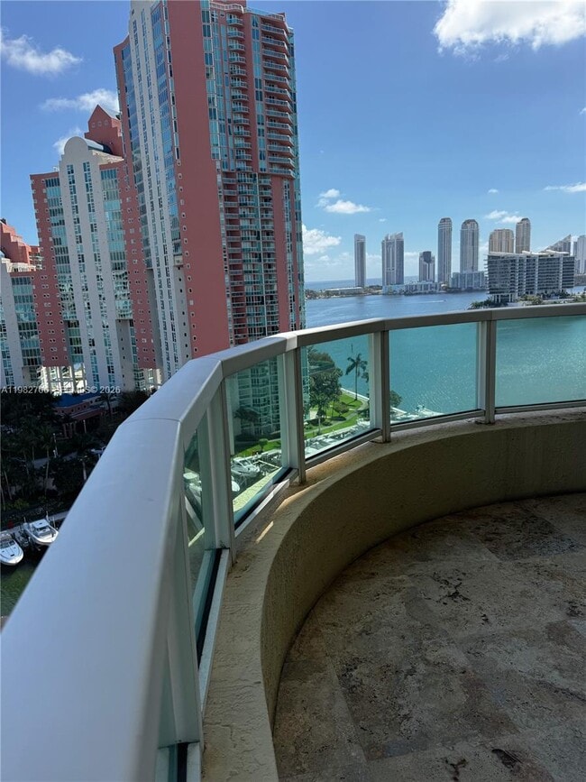 Building Photo - 3340 NE 190th St Unit 1507