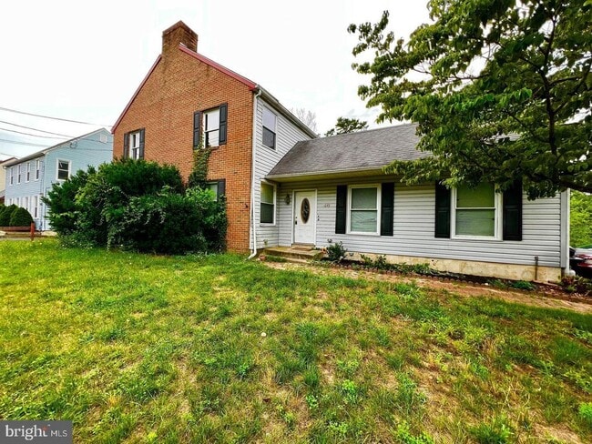 Building Photo - 649 Jarvis Rd Unit 649 Rental