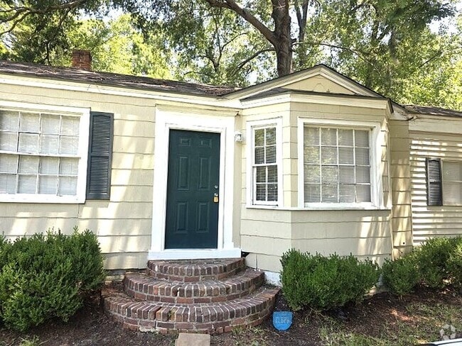 Building Photo - For Rent: Renovated Three Bedroom House in...