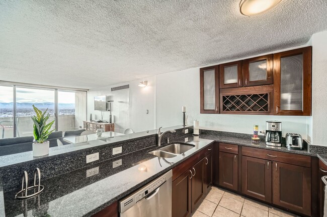 Photo - Downtown Denver Furnished 1 BDR w/ Rooftop Pool