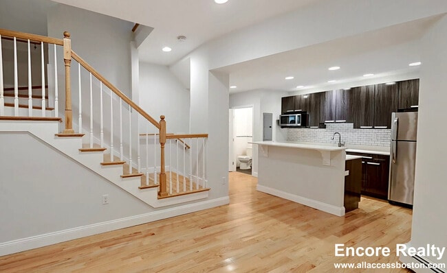 Photo - 127 St Botolph St Unit 1