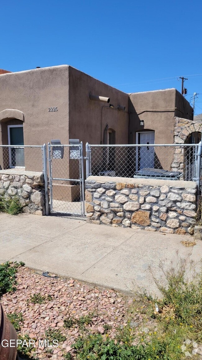 Building Photo - 2225 Magoffin Ave Rental
