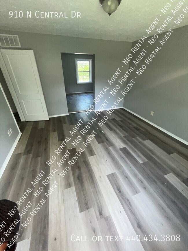 910 N Central Dr