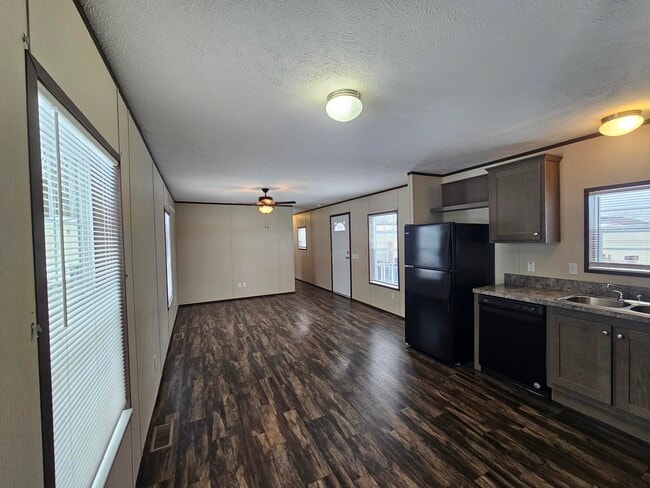 Photo - 158 Rodeo Dr