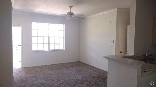 Building Photo - 2 Bed/1 Bath Apartment within Madison at M...