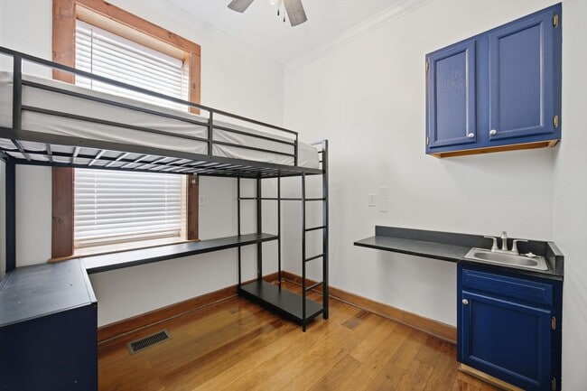 Photo - 823 McCallie Ave Unidad 4