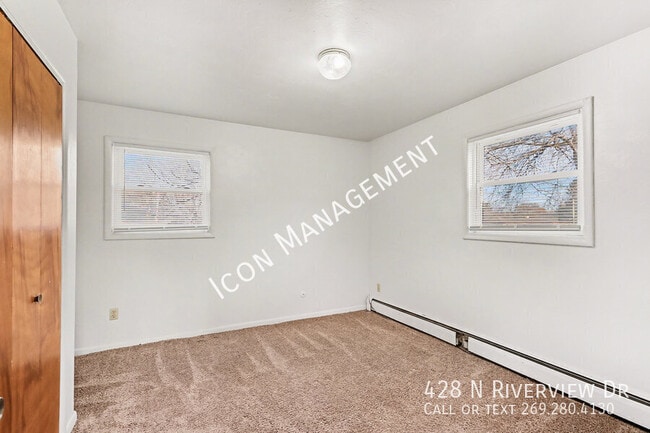 Photo - 428 N Riverview Dr