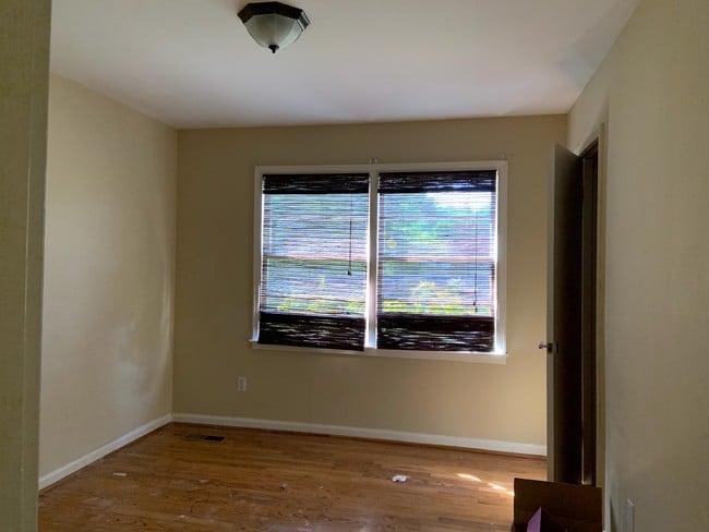 Photo - 621 Greenhill Dr