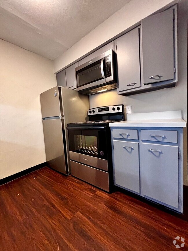 Building Photo - Spacious 2 bedroom 2 bath apartments in Ha...