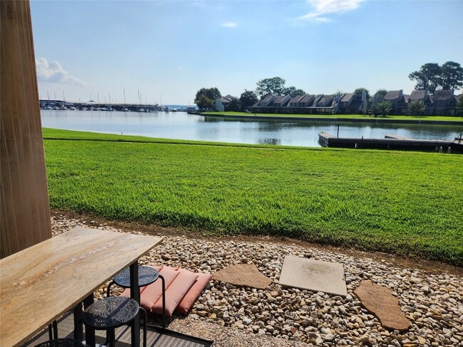 Building Photo - 12600 Melville Dr Unit 123