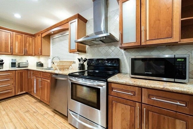 Photo - 2101 NE 15th St