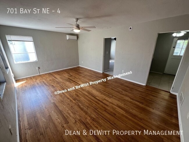 Photo - 701 Bay St NE Unidad 4