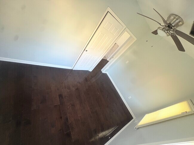 Photo - 601 10th Ave