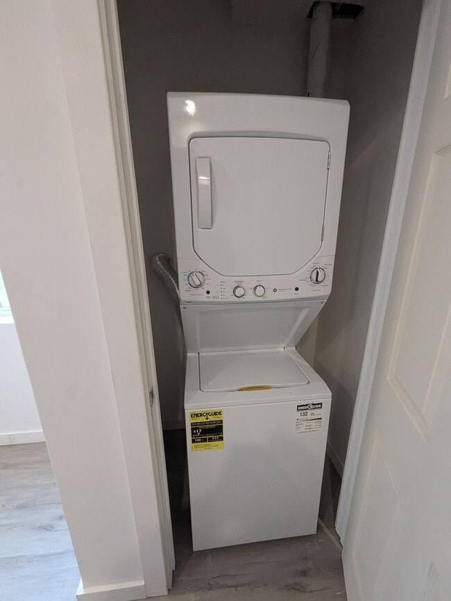 Building Photo - 6614 Rising Sun Ave Unit 3rd Floor