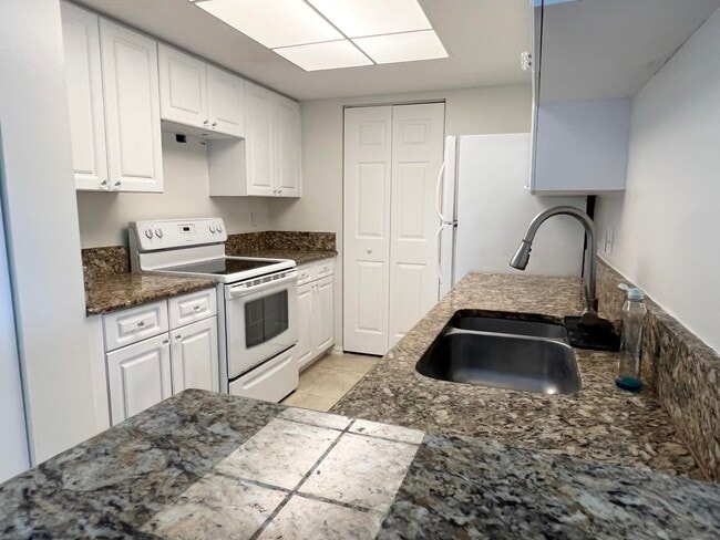 Photo - 900 Crestwood Ct S Unit 918