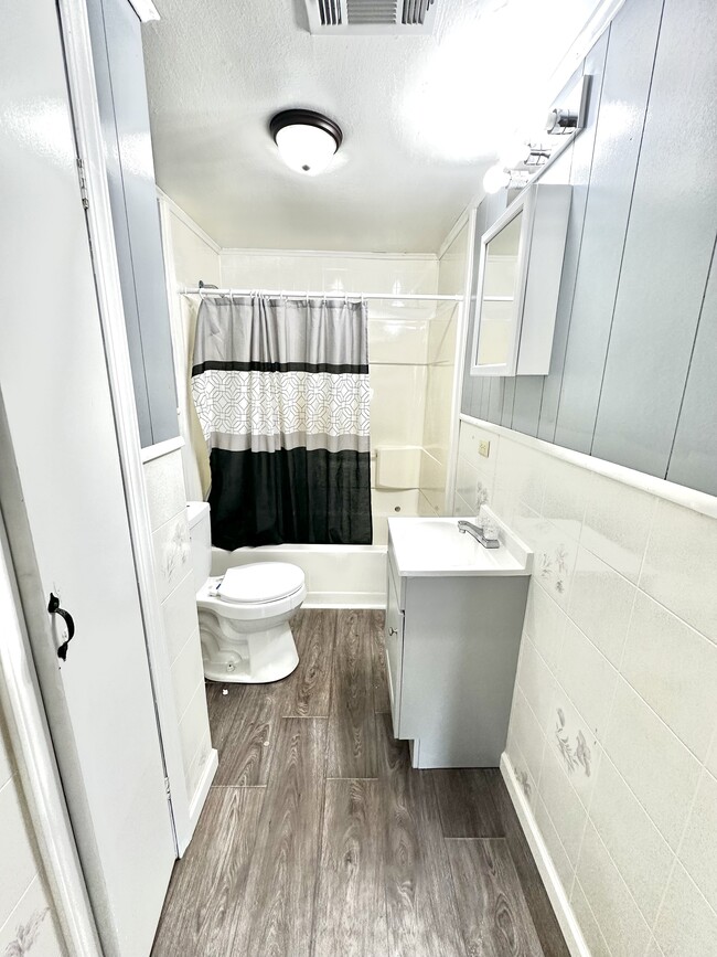 Photo - 108 Miller Ave Unit B