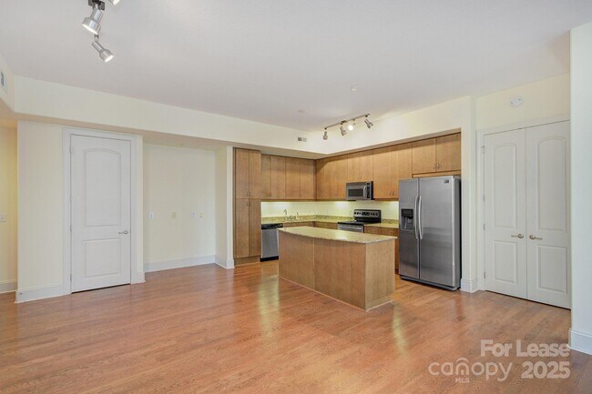 Photo - 4625 Piedmont Row Dr Unit 603