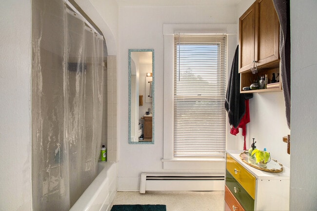 Photo - 407 N Ashley St Unit 3