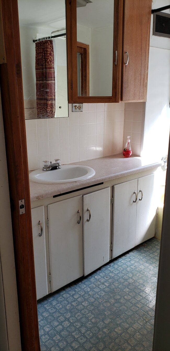 Building Photo - 819 Hawthorne Ave