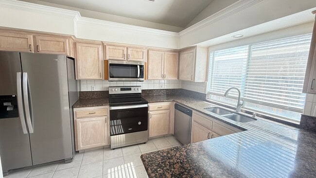 Photo - 3 Bedroom, 2.5 bath home in Desirable Fresno Neighborhood