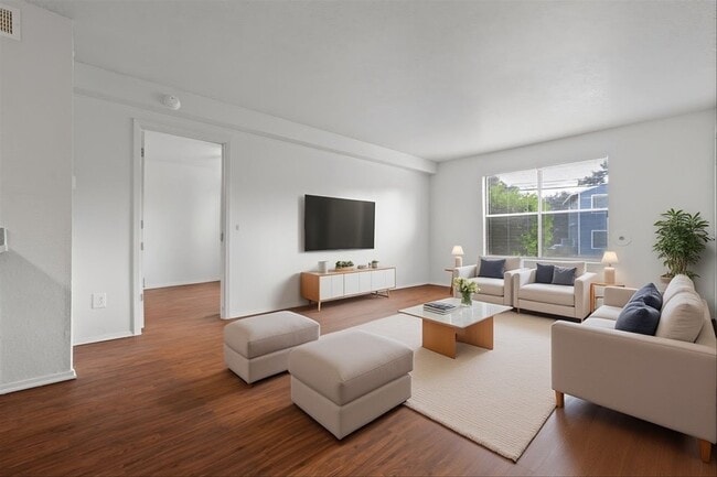 Photo - Langtry Apartments- 2 Bedroom 2 Bathroom Unidad B-1
