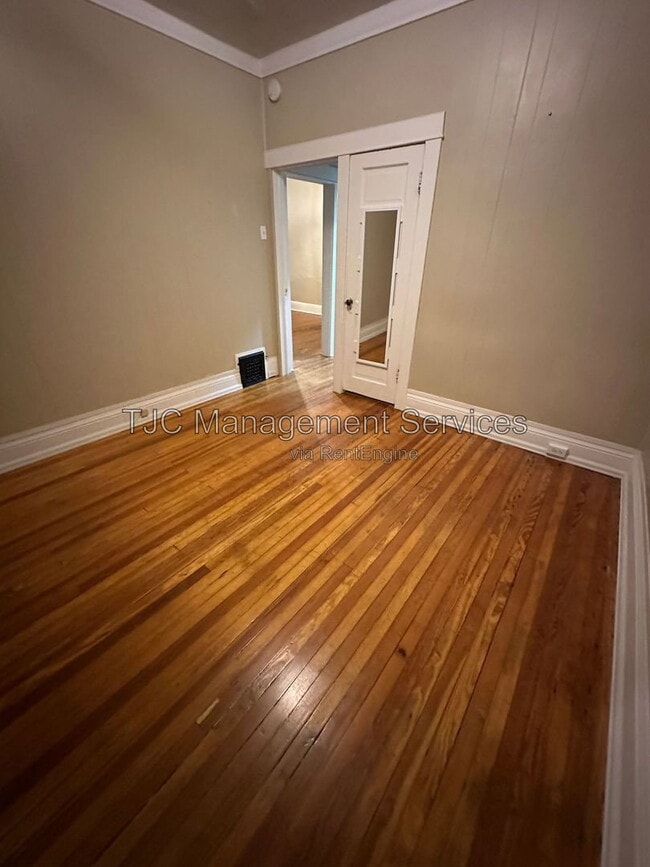 Photo - 865 S Grant St