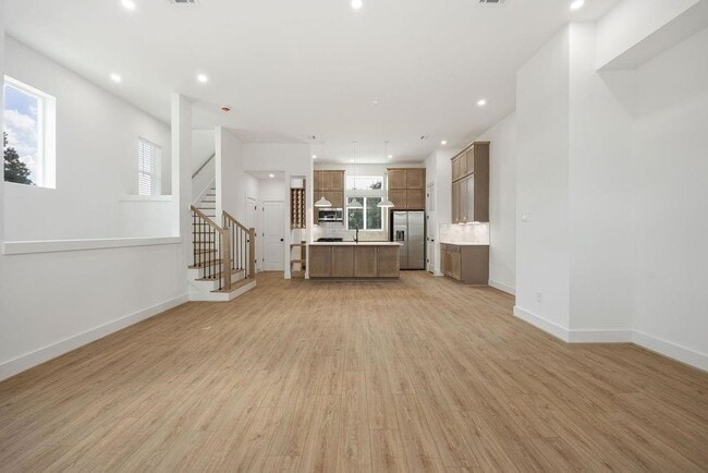 Photo - 2121 Hoskins Dr