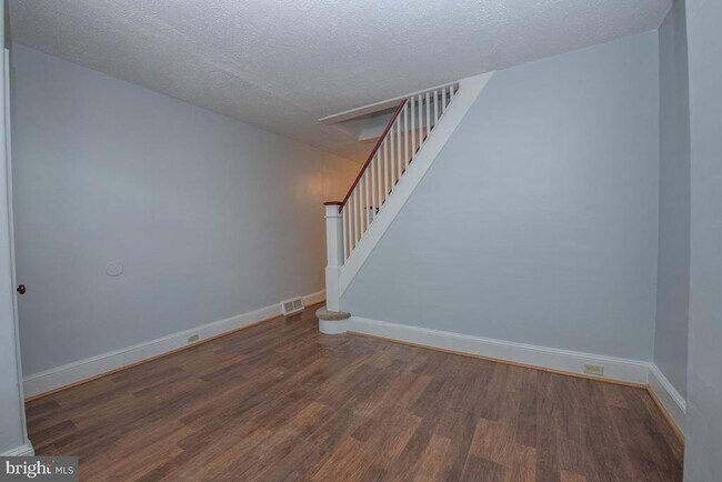 Photo - 189 Baldwin St