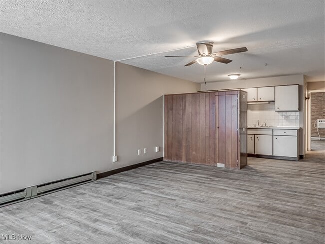 Photo - 2331 E Market St Unit 609